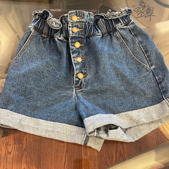 Forever 21 small nwt denim shorts high waist with cuffs - Picture 1 of 3